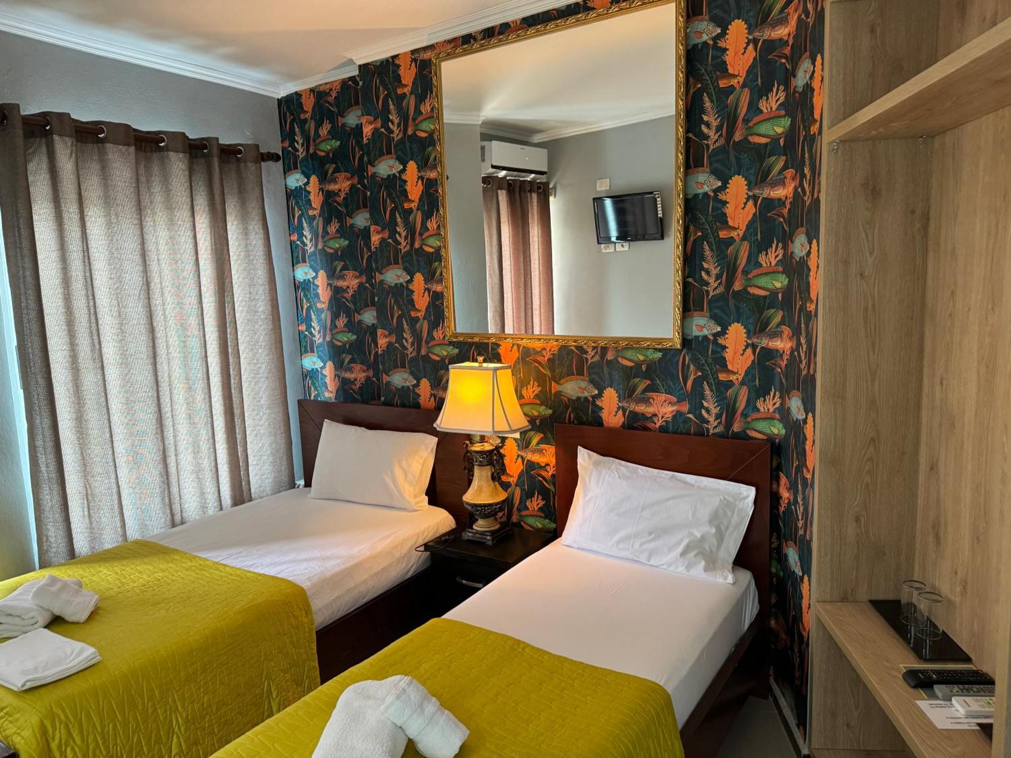 Hotel Royal Saranda Exterior photo